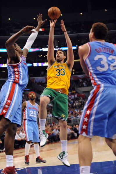 形成了攻守 形成了攻守